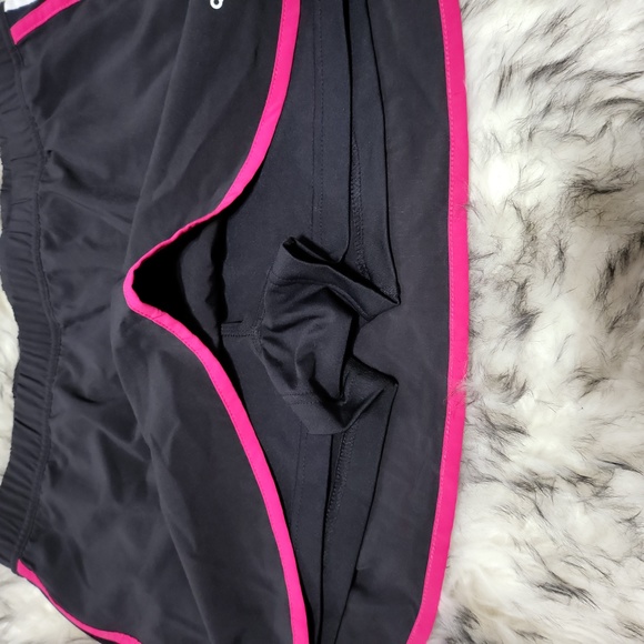 WOMEN'S ADIDAS SKORT W BUILT-IN SHORTS SIZE M BLACK WITH PINK/WHITE STRIPE - Picture 4 of 6